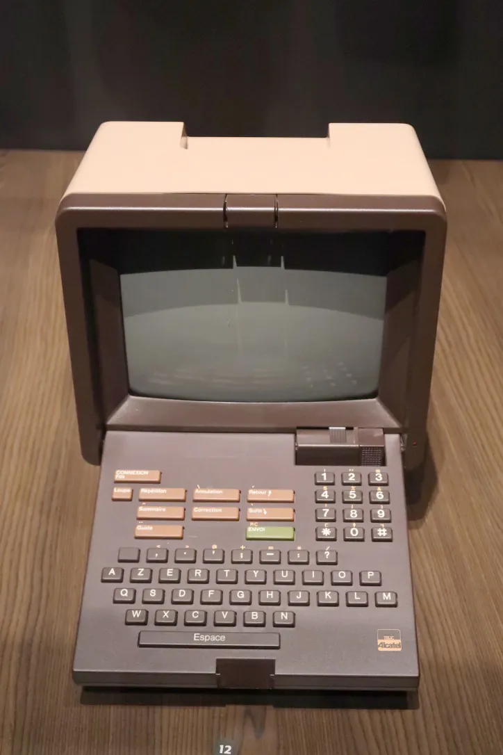 Alcatel Minitel 1 home computer