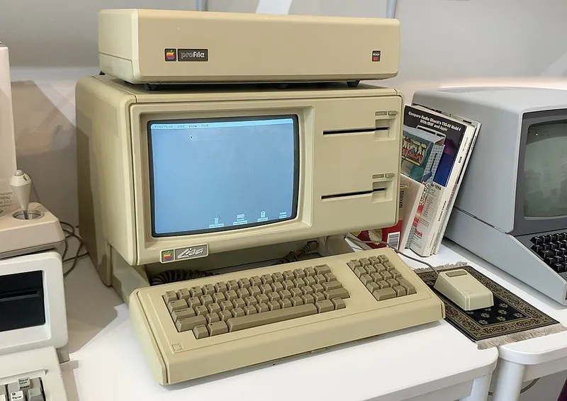 Apple Lisa personal computer