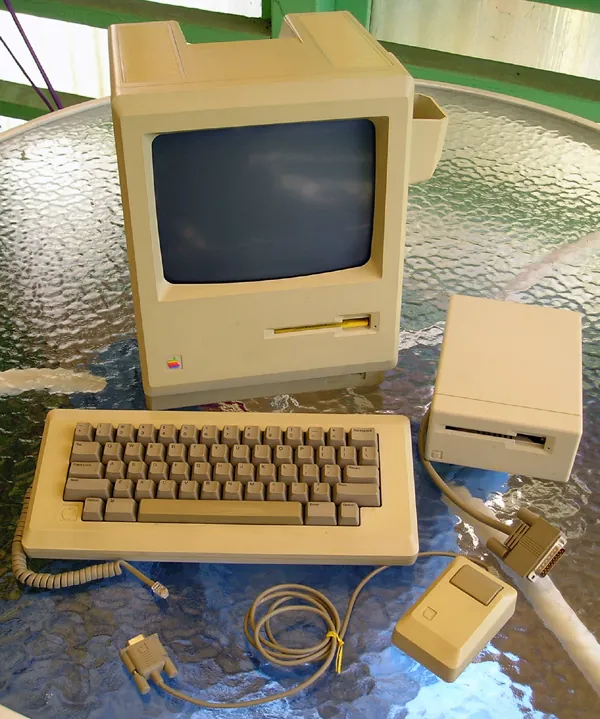 Apple Macintosh 512k personal computer
