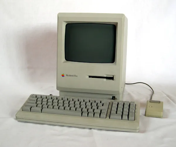 Apple Macintosh Plus personal computer