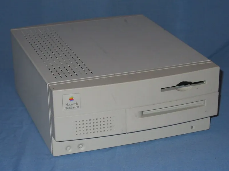 Apple Macintosh Quadra 650 personal computer