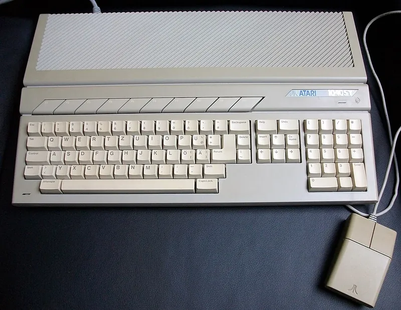Atari 1040 STe personal computer