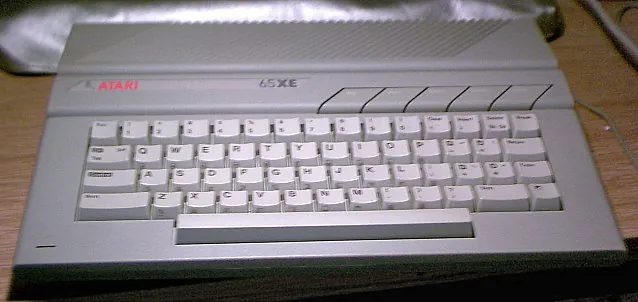 Atari 65 XE personal computer