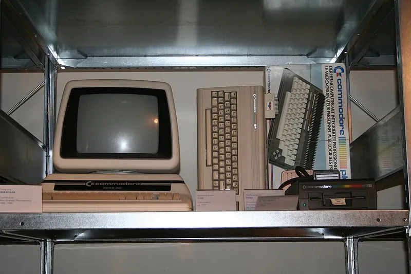 Commodore 64G personal computer