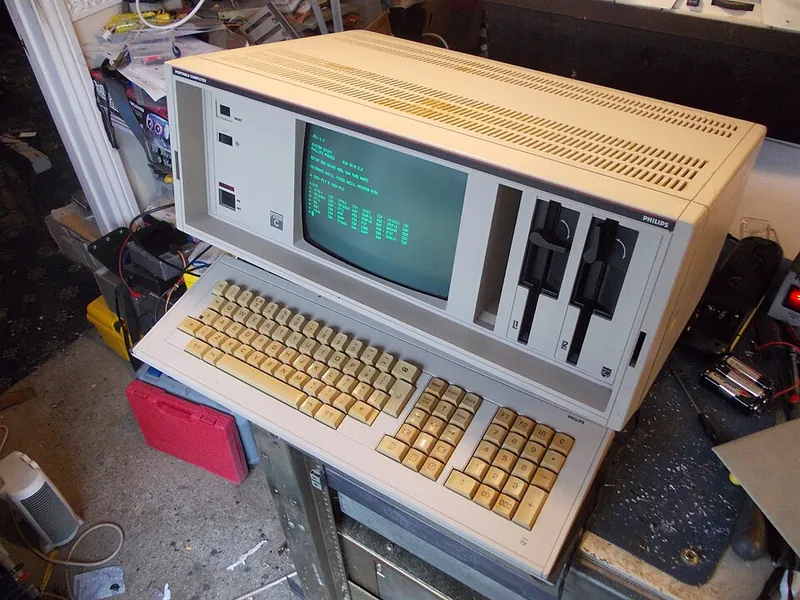 Philips Electronics P2000C personal computer