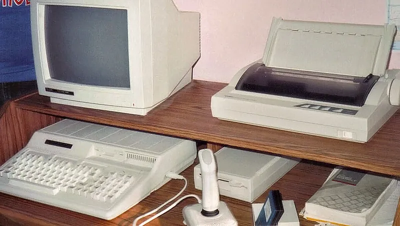 Tandy Corp. 1000 HX home computer